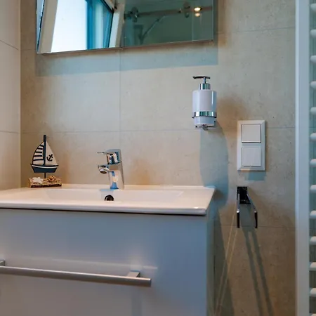 Сasa de vacaciones Hausboot Arielle Ribnitz-Damgarten