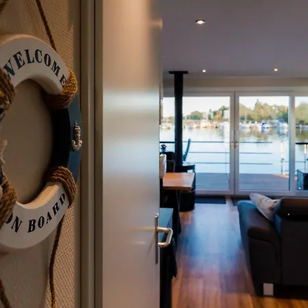 Сasa de vacaciones Hausboot Arielle *